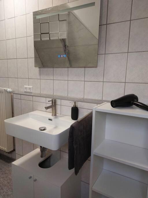 Rooftop Apartmens Ulm - Komfortable Neue Gemeinschaftsunterkunft Im Herzen Von Ulm - Raum 3 Exteriör bild